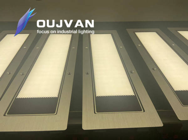 机床工作灯C位出道